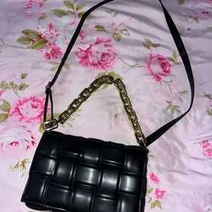 PU Woven Leather Bag (Black)

New without tags.

Original price: $70